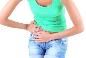 Des parasites dans le corps d'une fille