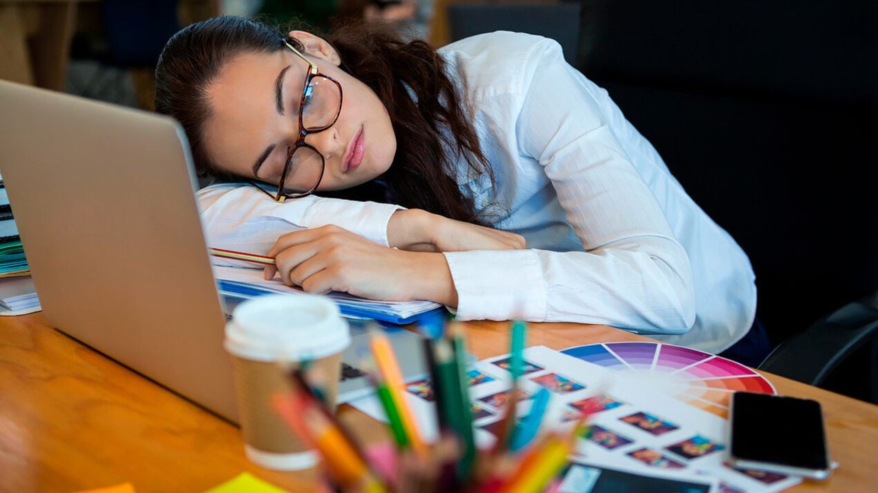 Une personne ressent une fatigue constante s'il y a des vers dans le corps